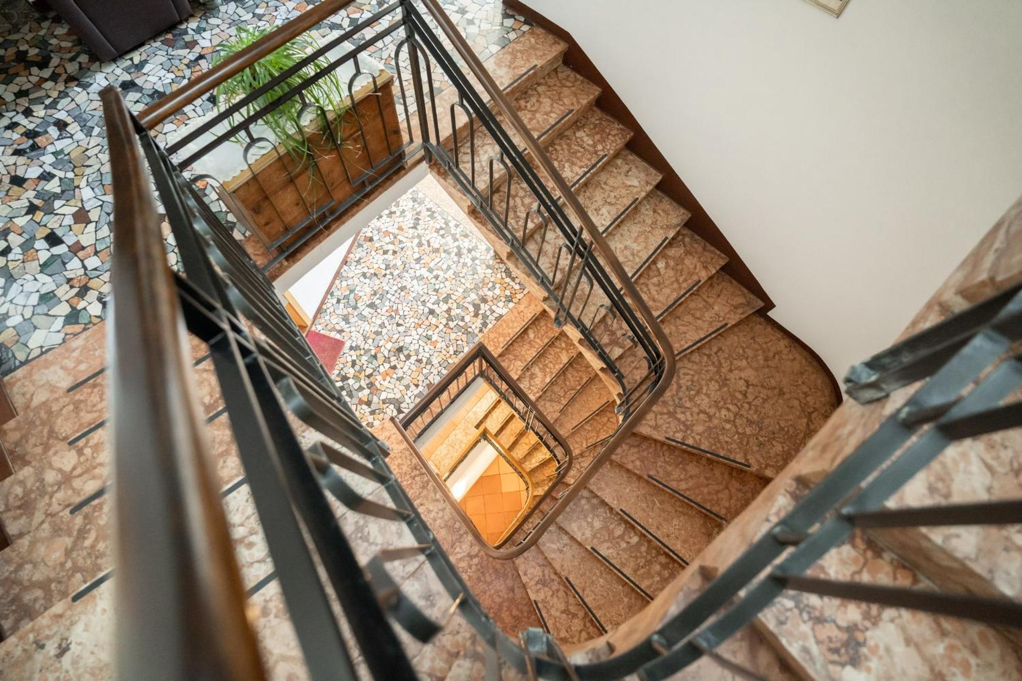 Feichter Hotel & Bistro โบลซาโน ภายนอก รูปภาพ